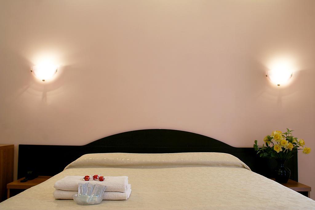 Premier Cavour Hotel Rzym Pokój zdjęcie